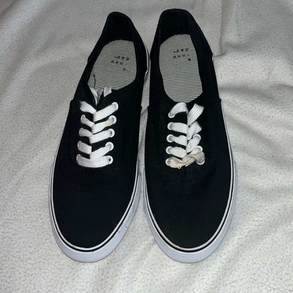 Black and white shoes Size 8 in Women